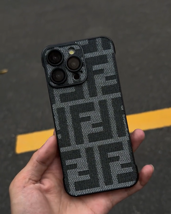 芬迪精孔皮紋半包手機殼-ZUIHANG SHOP